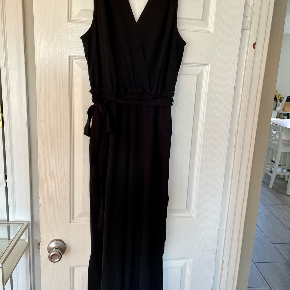Black jumpsuit (never been worn!!) size M